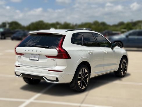 New 2026 Volvo XC60 T8 Plus w/ Climate Package PRO AWD/4WD image 6