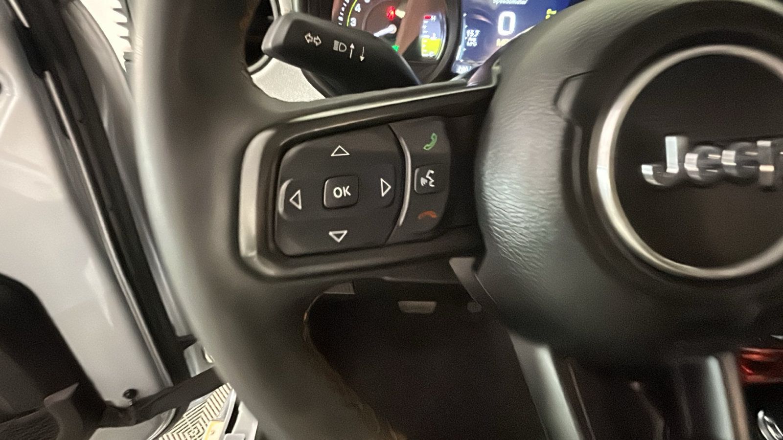 Used 2024 Jeep Wrangler Unlimited AWD/4WD image 17