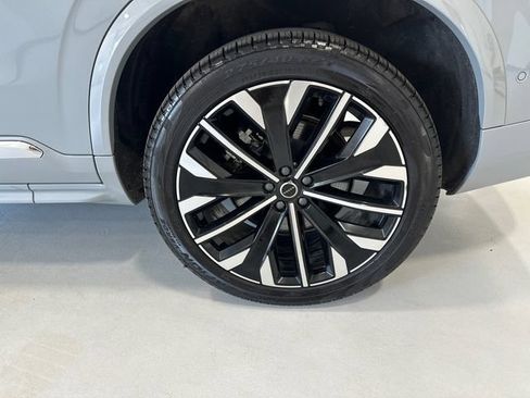 Used 2025 Volvo XC90 B6 Plus AWD/4WD image 14
