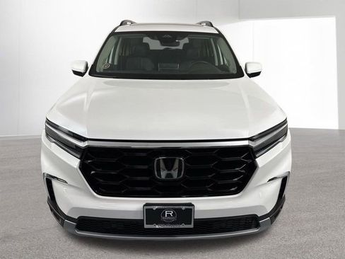 Certified 2025 Honda Pilot Touring image 28