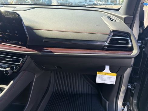 New 2026 Chevrolet Traverse RS w/ LPO, Floor Liner Package AWD/4WD image 36