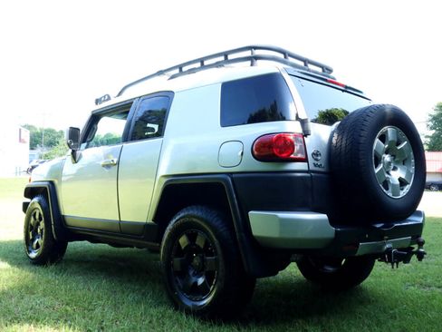 Used 2008 Toyota FJ Cruiser 4WD image 16