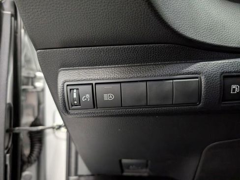 Used 2025 Toyota Corolla LE image 19