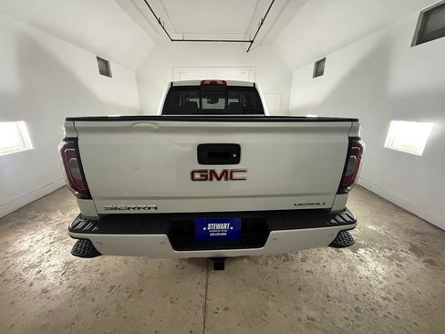 Used 2018 GMC Sierra 1500 Denali AWD/4WD image 4