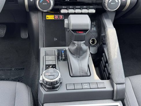 Used 2026 Toyota Tacoma TRD Off-Road w/ TRD Off Road Upgrade Package AWD/4WD image 6