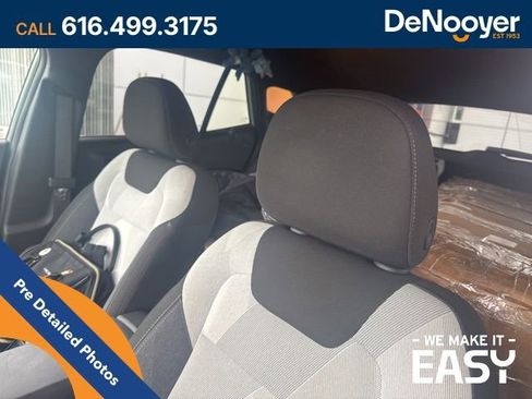 Used 2024 Chevrolet Trax RS image 8