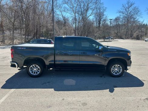 Used 2024 Chevrolet Silverado 1500 LT image 23