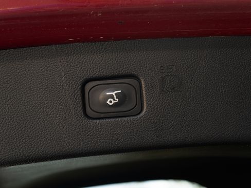 Used 2024 Ford Edge Titanium image 45