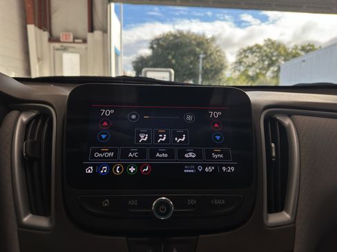 Used 2024 Chevrolet Malibu LT image 27