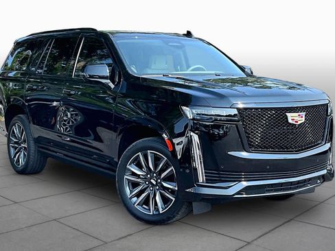 Used 2024 Cadillac Escalade Sport Platinum w/ LPO, ONYX Package AWD/4WD image 3