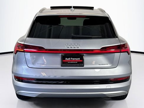 Used 2022 Audi e-tron Premium image 6