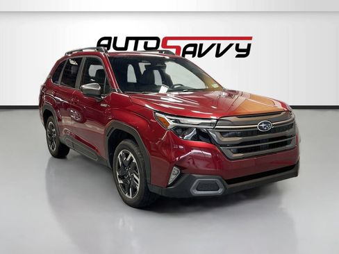 Used 2025 Subaru Forester Limited AWD/4WD image 1