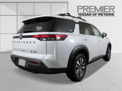 New 2026 Nissan Pathfinder SL image 5