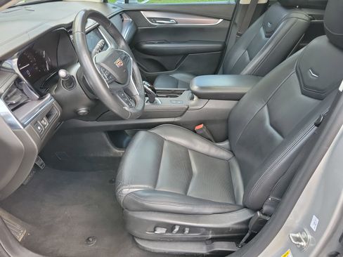 Used 2018 Cadillac XT5 Premium Luxury FWD image 5