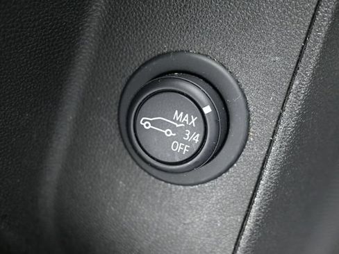 Used 2024 Chevrolet Equinox LT FWD image 16