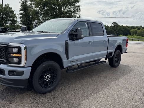 New 2026 Ford F250 Lariat w/ Black Appearance Package AWD/4WD image 6