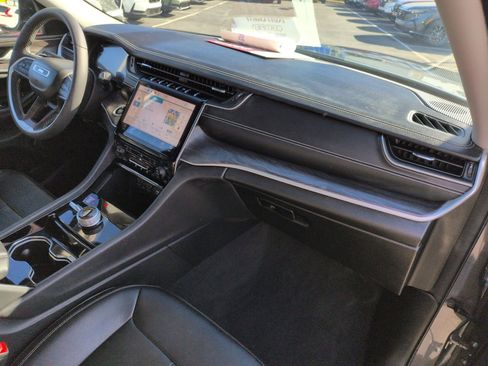 Used 2023 Jeep Grand Cherokee L Limited w/ Trailer Tow Group (B) image 34