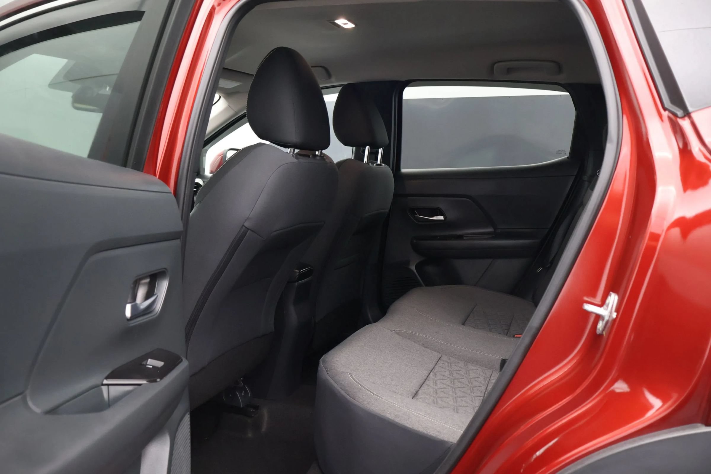 Used 2025 Nissan Kicks SV FWD image 12