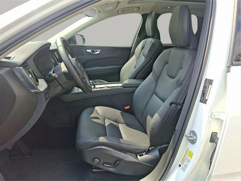 Certified 2025 Volvo XC60 B5 Plus image 10