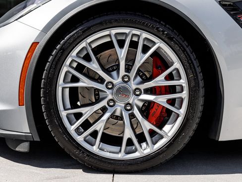 Used 2015 Chevrolet Corvette Z06 w/ 2LZ Preferred Equipment Group image 20