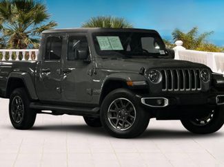 Used 2020 Jeep Gladiator Overland video 1