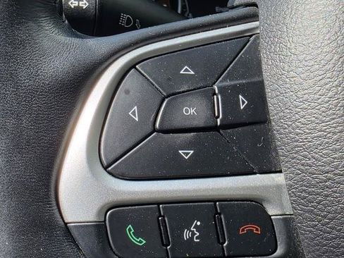 Used 2018 Jeep Compass Latitude w/ Popular Equipment Group AWD/4WD image 13