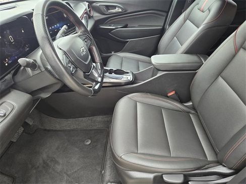 Certified 2024 Chevrolet Trax RS w/ Sunroof Package image 13