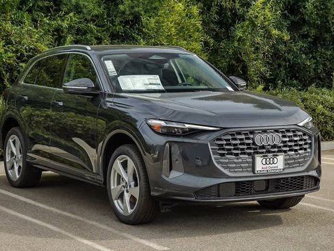 New 2025 Audi Q5 Premium Plus image 3