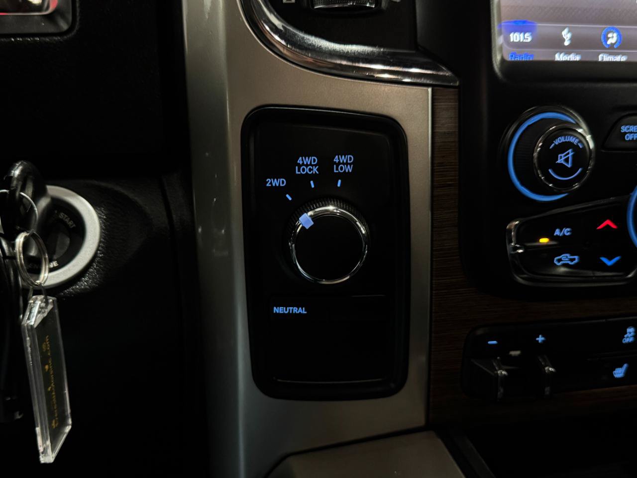 Used 2018 RAM 2500 Laramie w/ Convenience Group AWD/4WD image 29