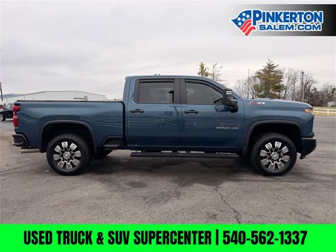 Used 2025 Chevrolet Silverado 2500 W/T w/ WT Convenience Package image 2