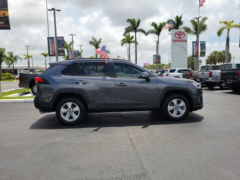 Used 2020 Toyota RAV4 XLE FWD image 14