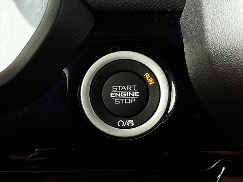 Used 2025 RAM 1500 Laramie w/ Night Edition image 16