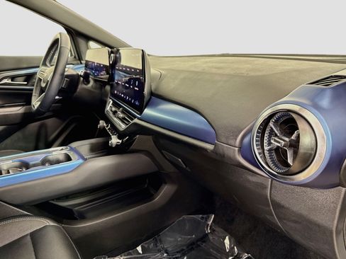 Used 2025 Chevrolet Equinox EV LT w/ Convenience Package FWD image 31