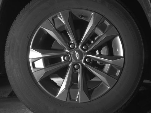 Used 2025 Chevrolet Equinox LT FWD image 13