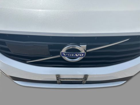 Used 2017 Volvo XC60 T6 R-Design w/ Climate Package AWD/4WD image 32