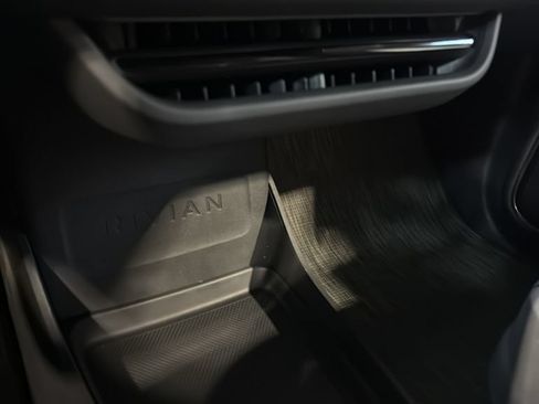 Used 2024 Rivian R1S Adventure AWD/4WD image 26
