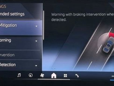 Used 2025 BMW 330i xDrive Sedan w/ M Sport Package image 39