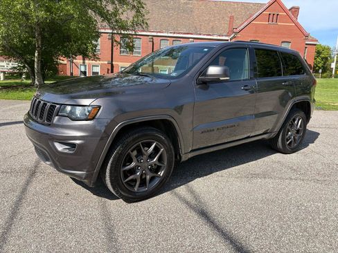 Used 2021 Jeep Grand Cherokee Limited w/ Quick Order Package 28K 80th AWD/4WD image 2