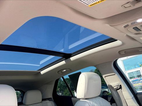 Used 2022 Buick Envision Avenir w/ Premium Seat Package FWD image 20
