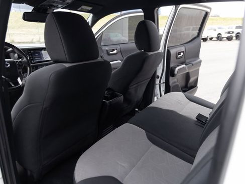 Used 2023 Toyota Tacoma TRD Off-Road w/ Technology Package image 15