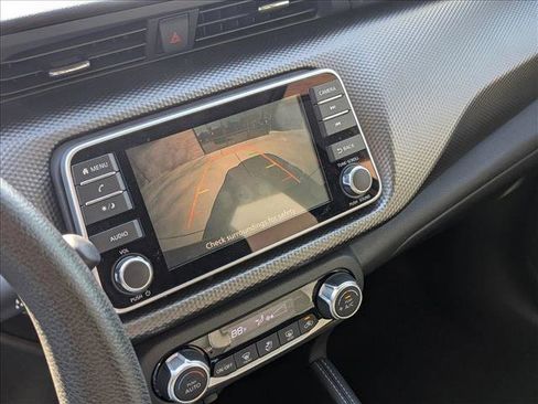 Used 2020 Nissan Kicks SV image 15