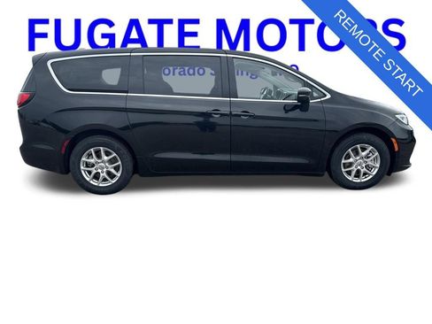 Used 2024 Chrysler Pacifica Touring-L FWD image 7