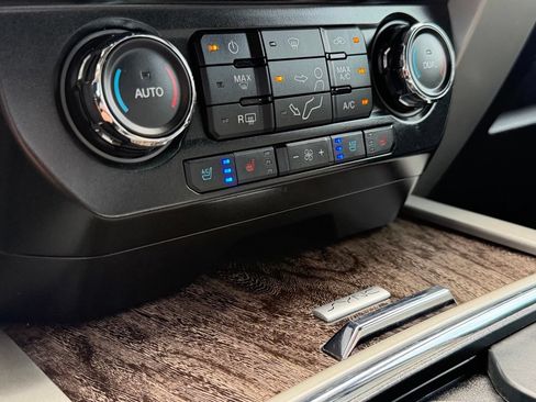 Used 2017 Ford F250 Lariat w/ Lariat Value Package AWD/4WD image 52
