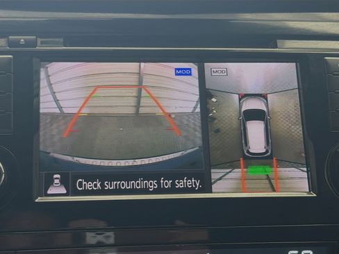 Used 2019 Nissan Rogue SV w/ Premium Package image 16