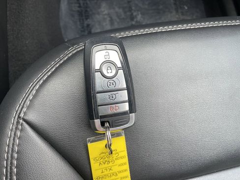 Used 2022 Ford Explorer XLT w/ Equipment Group 202A image 24