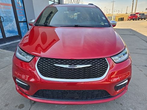 Used 2024 Chrysler Pacifica Pinnacle image 15