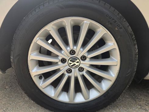 Used 2017 Volkswagen Passat 1.8T SE FWD image 13