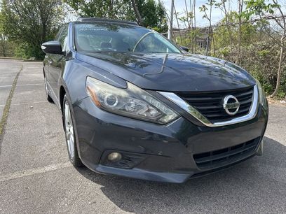 Used 2016 Nissan Altima 3.5 SL w/ 3.5 Technology Package