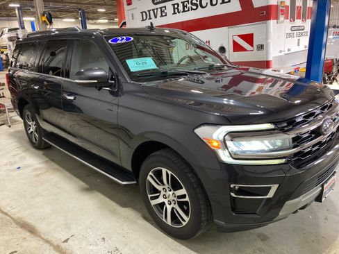 Used 2022 Ford Expedition Max Limited image 3