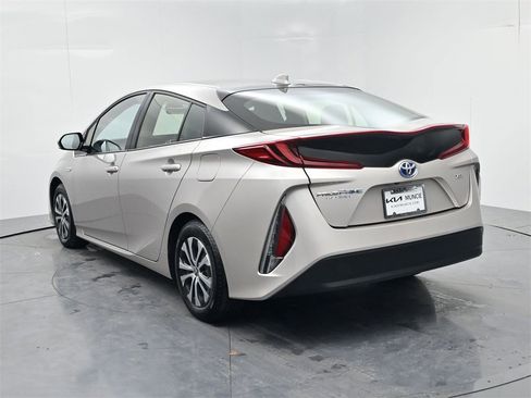 Used 2020 Toyota Prius Prime XLE image 6